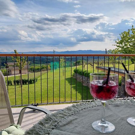 Vineyard Cottage Lan Na Hribu Semic Екстериор снимка