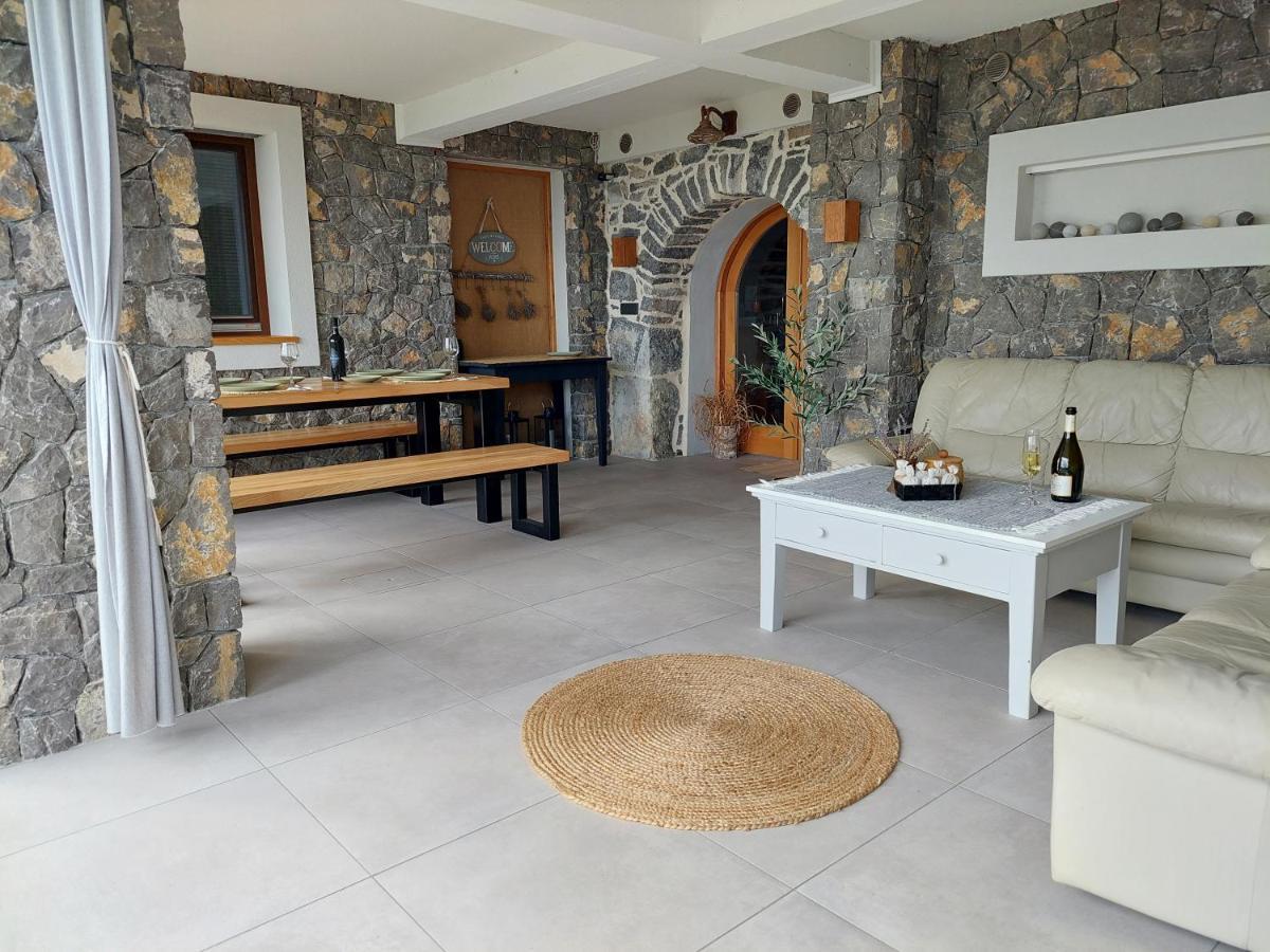 Vineyard Cottage Lan Na Hribu Semic Екстериор снимка