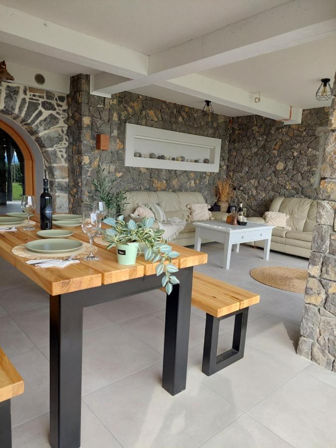 Vineyard Cottage Lan Na Hribu Semic Екстериор снимка