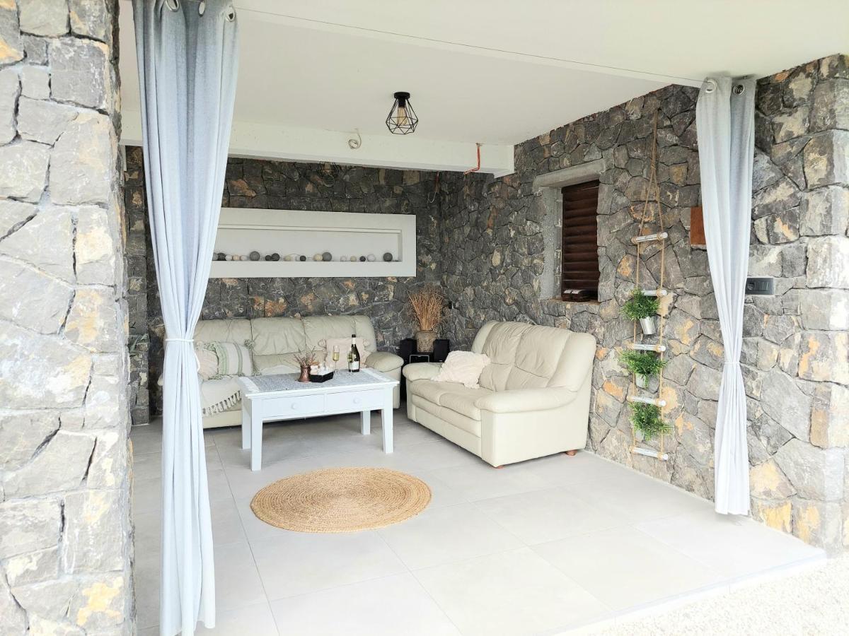 Vineyard Cottage Lan Na Hribu Semic Екстериор снимка