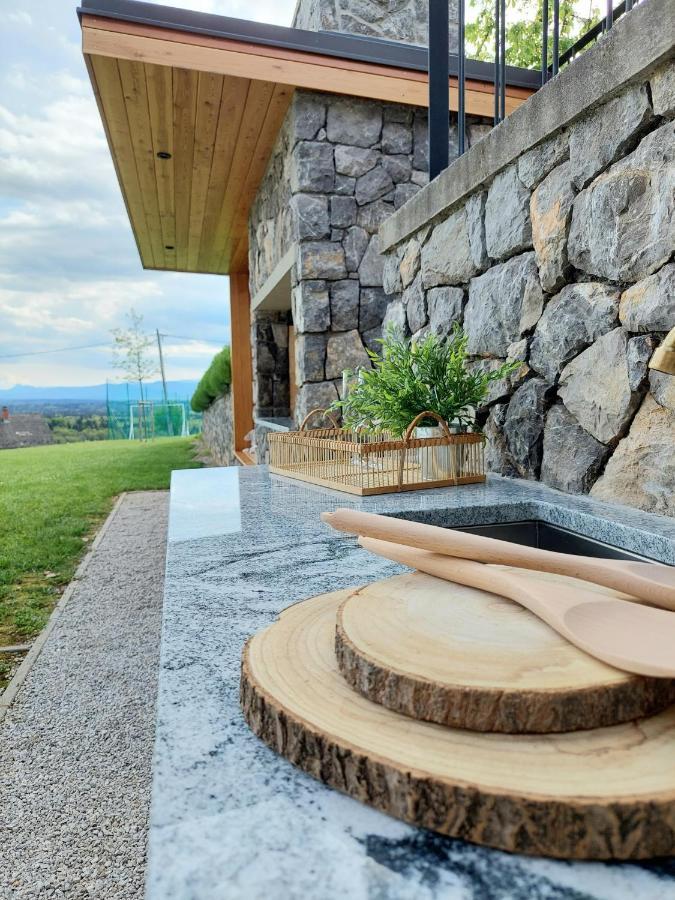 Vineyard Cottage Lan Na Hribu Semic Екстериор снимка