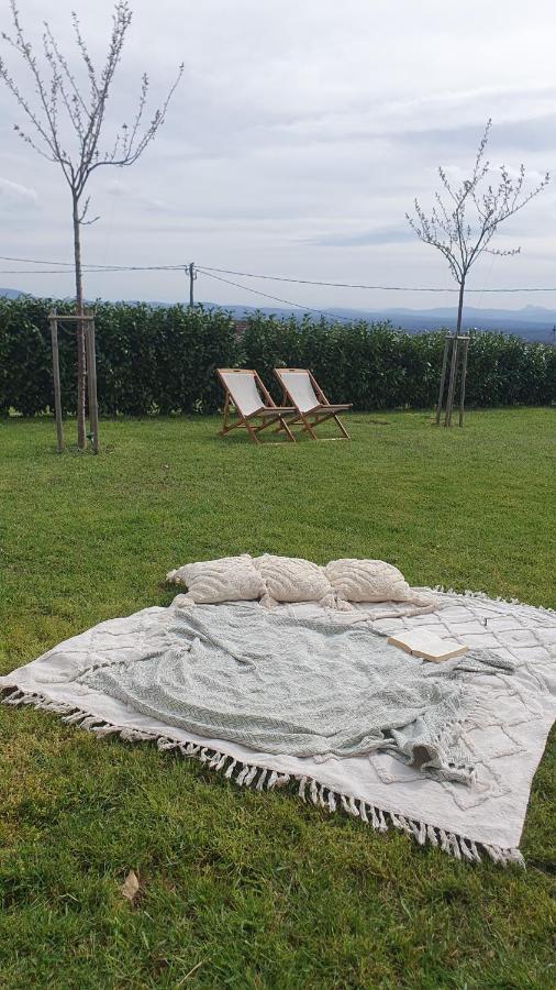 Vineyard Cottage Lan Na Hribu Semic Екстериор снимка