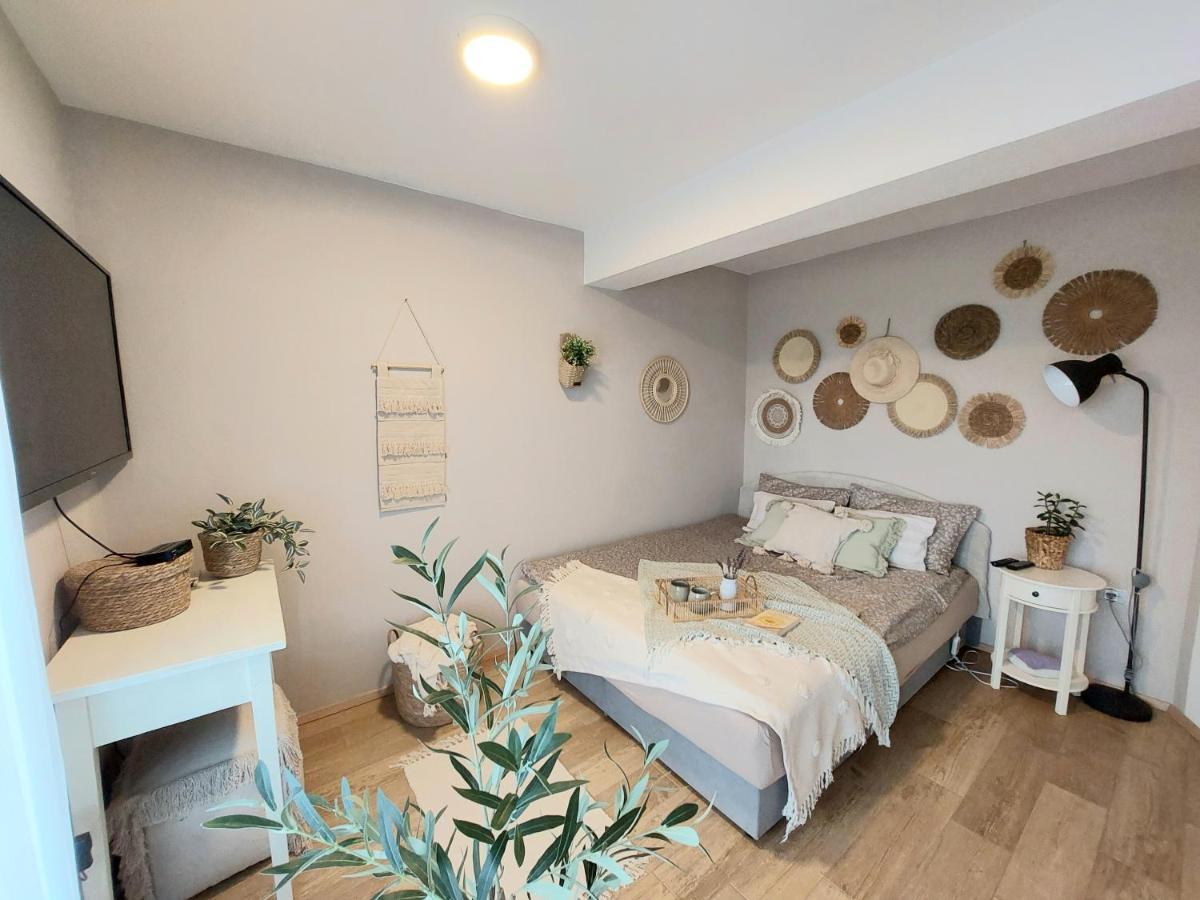 Vineyard Cottage Lan Na Hribu Semic Екстериор снимка