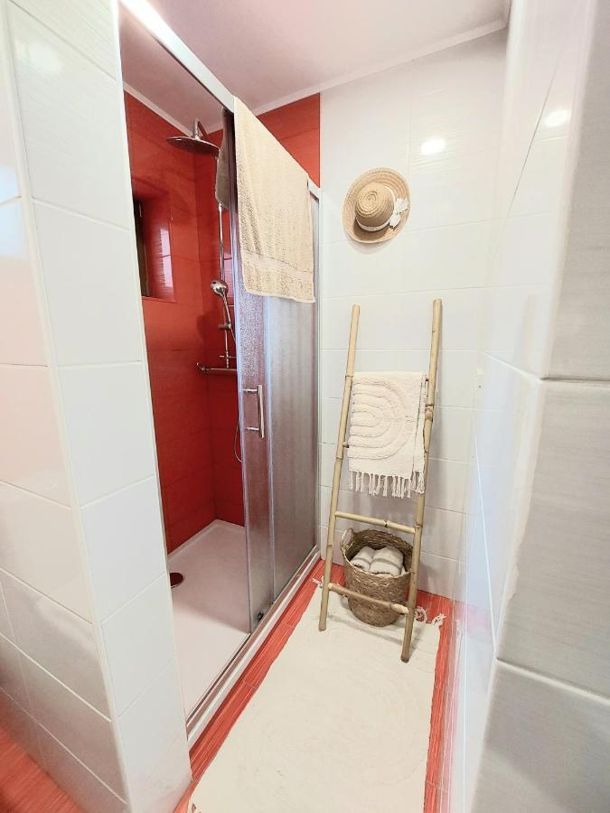 Vineyard Cottage Lan Na Hribu Semic Екстериор снимка